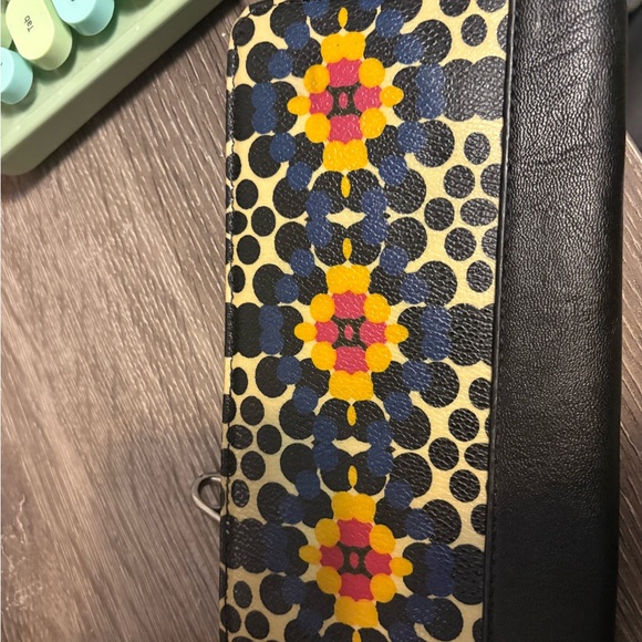 Relic brand Colorful Patterned Wallet - Picture 2 of 10